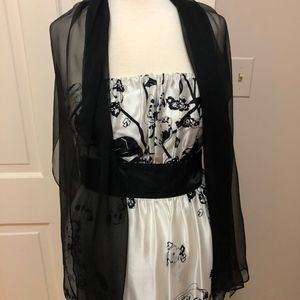 Maternite Dresses - Maternite Black and White Strapless Tie-Back Maternite Dresses - Maternite Black and White Strapless Tie-Back